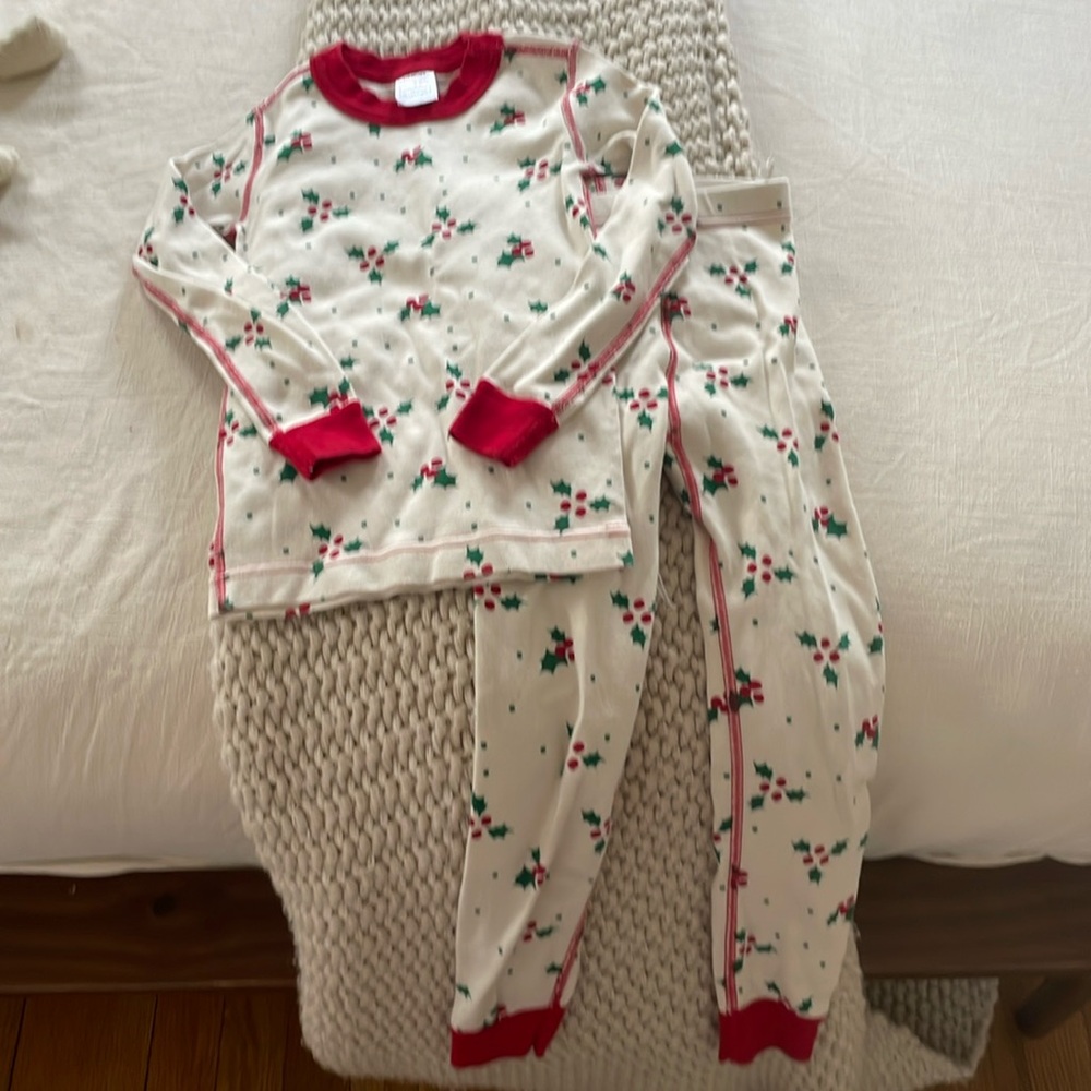 Hanna Andersson Christmas holiday pajamas size 5